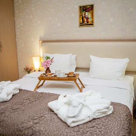 Rustaveli Palace Тбилиси Екстериор снимка