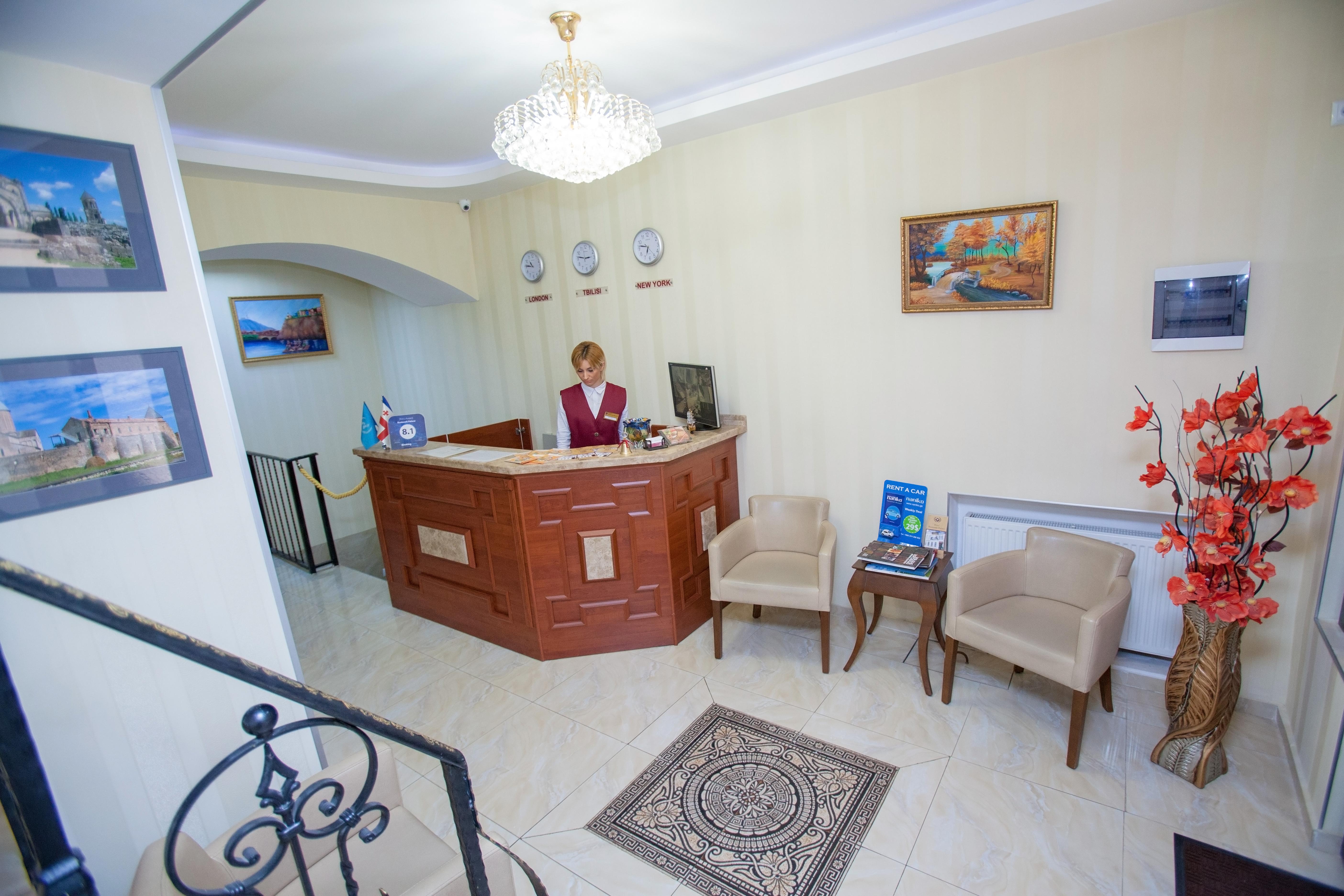 Rustaveli Palace Тбилиси Екстериор снимка